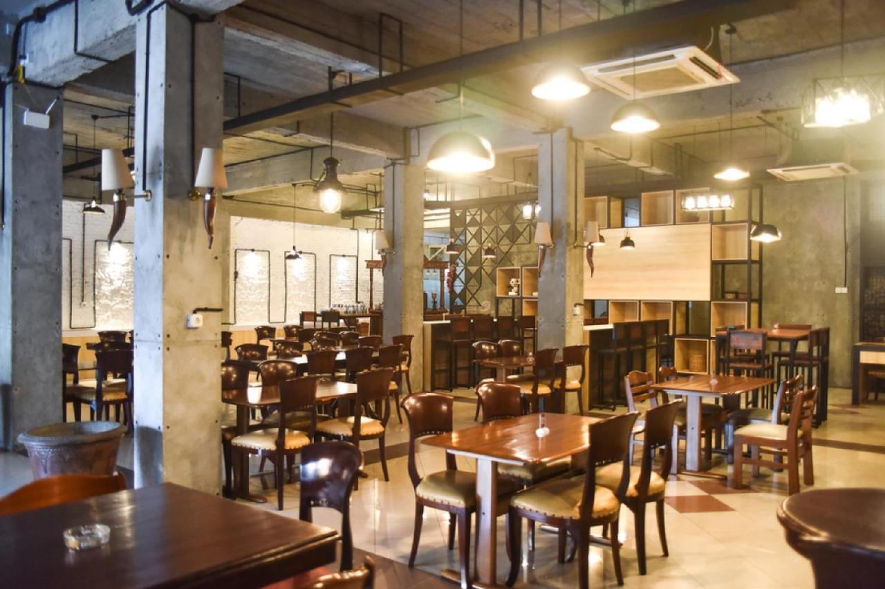 红多兹酒店-近多彩村 玛琅 外观 照片